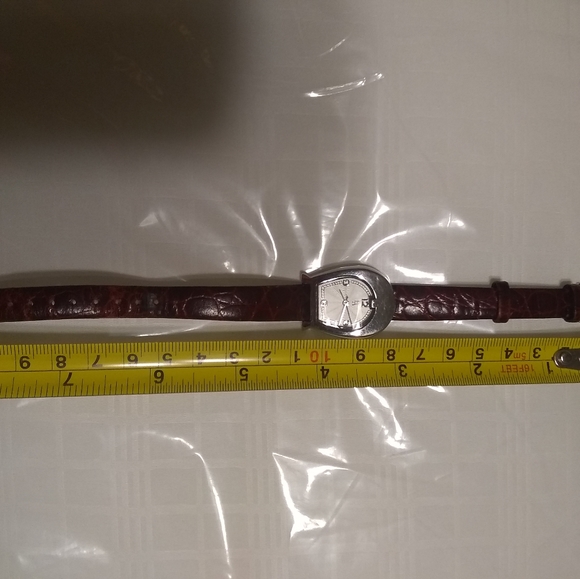 Etienne Aigner watch - Picture 4 of 10